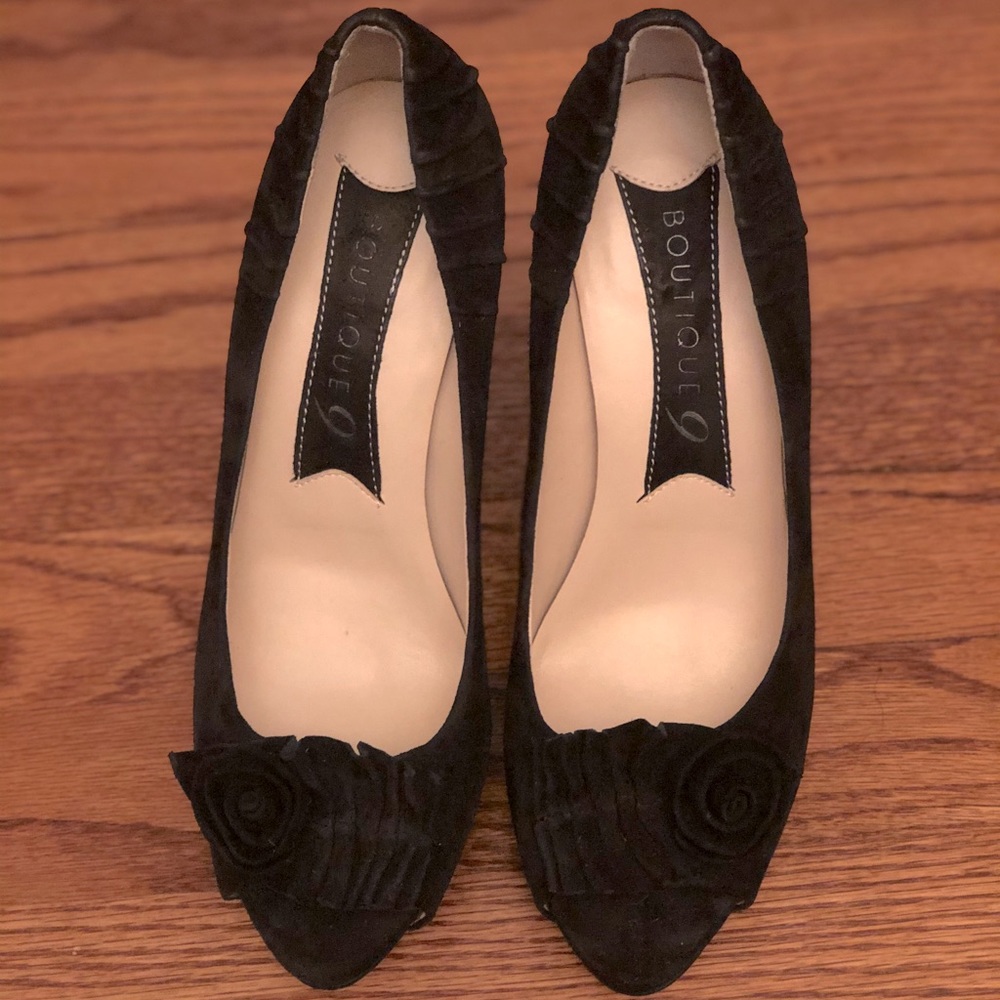 Boutique 9 Black Suede SZ 7.5 Peep Toe Pumps